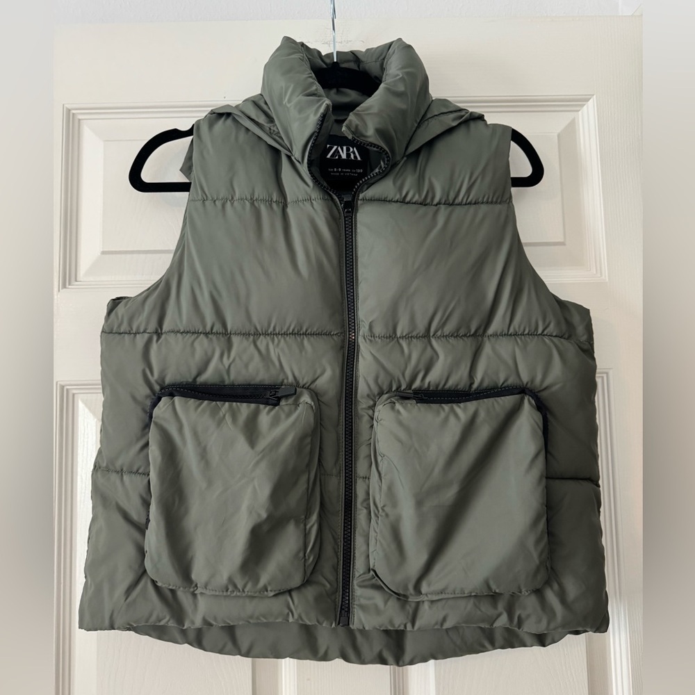 Zara Kid’s Olive Puffer Vest size 8-9